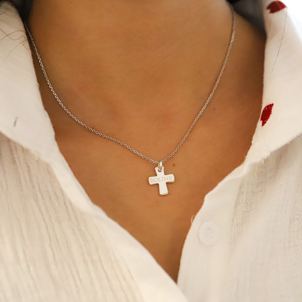 Collier croix à personnaliser